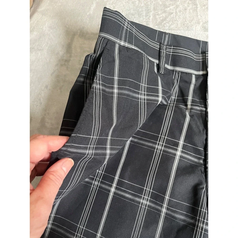 PGA TOUR Mens Plaid Golf Shorts Flat Front Sz 32 Black White Polyester